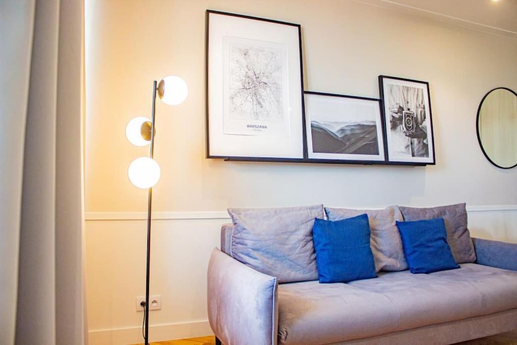 Central Apartment With Balcony And Views, Old Town, Metro Varsovie Extérieur photo