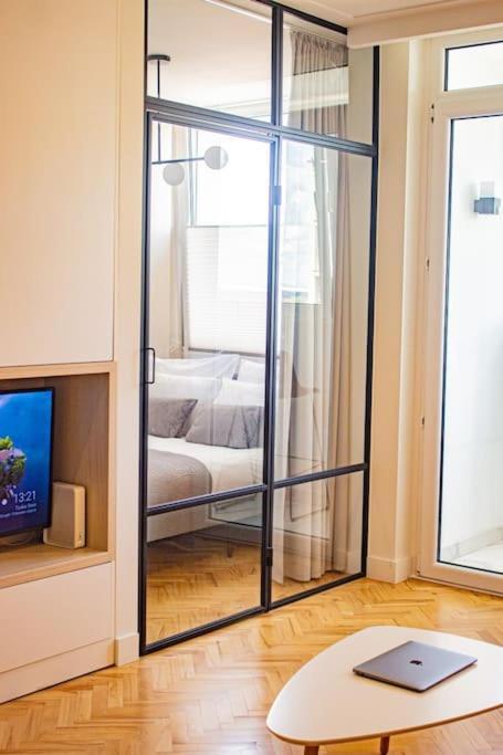 Central Apartment With Balcony And Views, Old Town, Metro Varsovie Extérieur photo