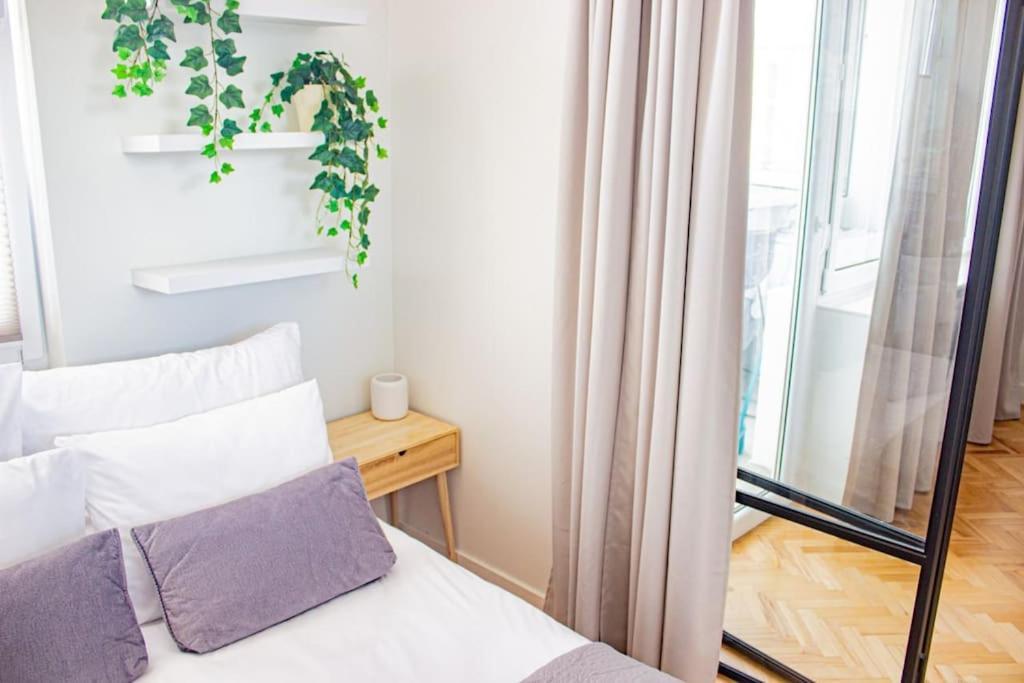 Central Apartment With Balcony And Views, Old Town, Metro Varsovie Extérieur photo